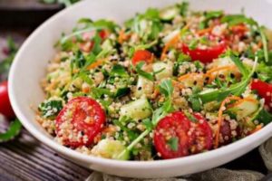 Salada de Quinoa com Abacate